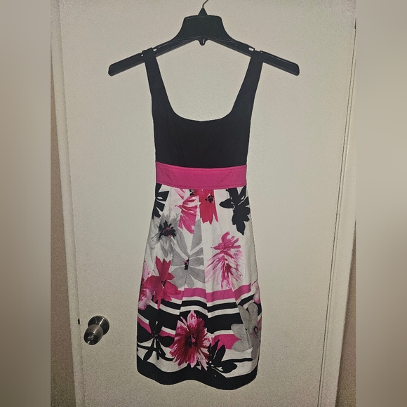 Dress - Picture 1 of 3